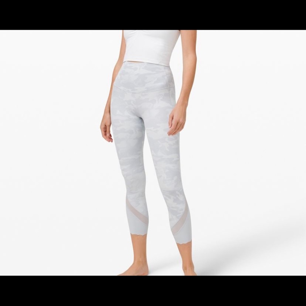 Lululemon Wunder Under High-Rise Scalloped Crop 23” *Luxtreme